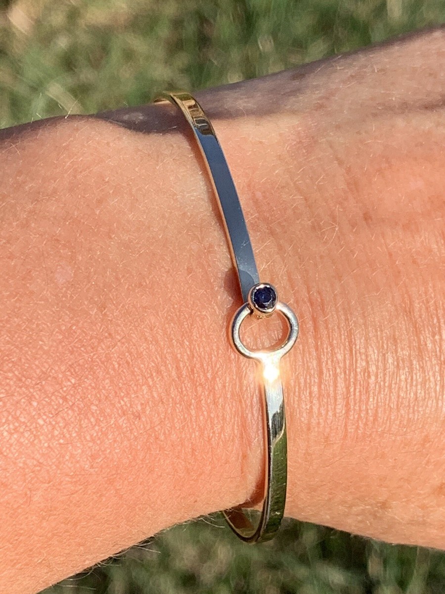Tiffany & Co 14K Gold Blue Sapphire Love Eye Hook Knot Tiffany & Co 14K Gold Blue Sapphire Love Eye Hook Knot