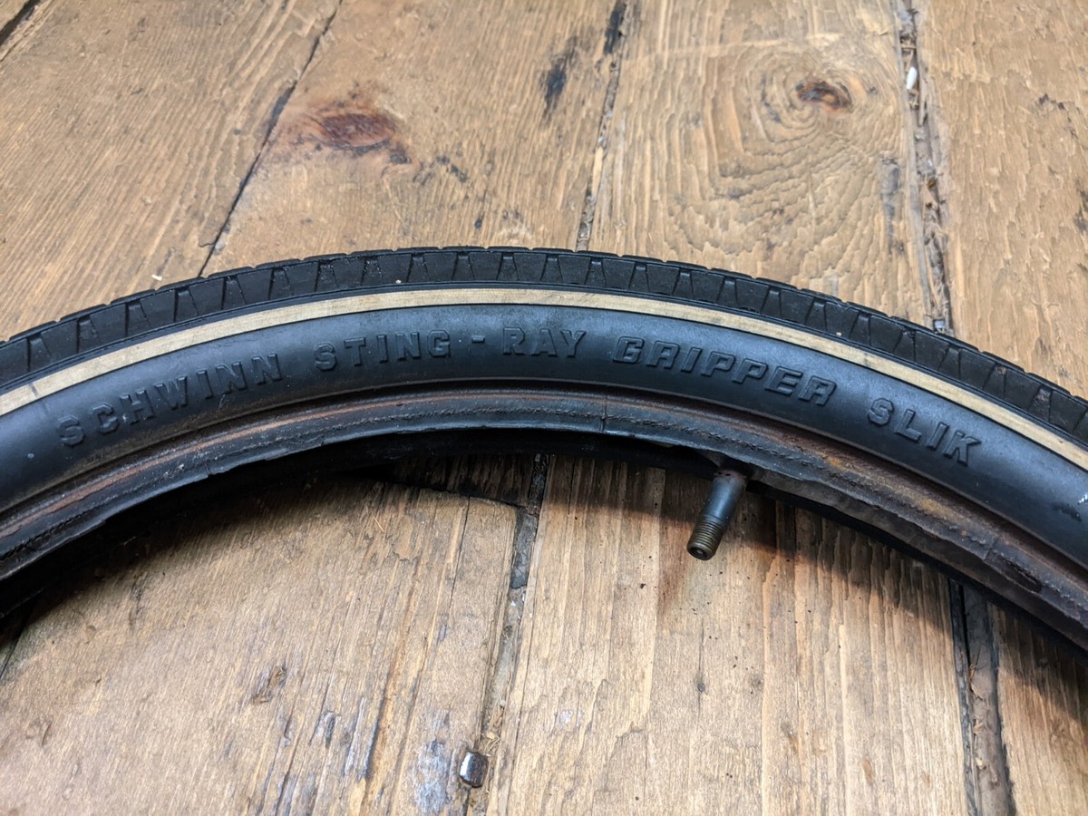 激レア Schwinn Sting-Ray wheel tire Original 1971 Schwinn Stingray White Line 20 X 2.125 Rear Tire