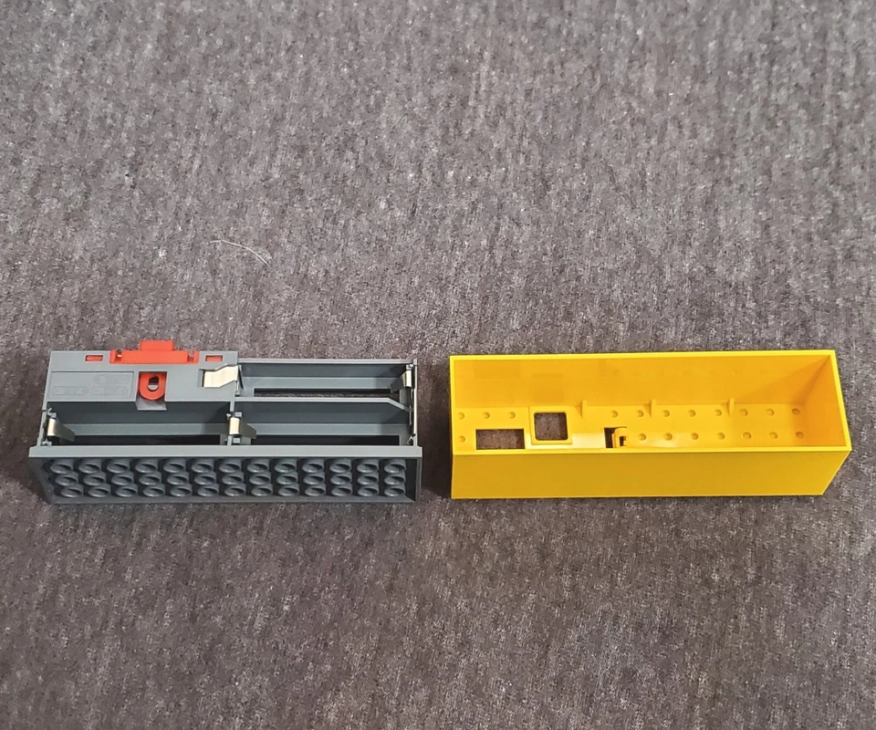 Lego Technic vintage YELLOW BATTERY BOX - 9v 4x14x4 - working - train - 2847 - Изображение 4 из 4