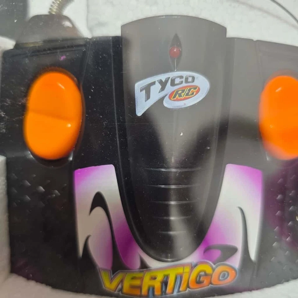 Tyco RC Vertigo Radio Controlled Stunt Racer Vintage R/C Car. 49MHz. 2003 - Image 4 of 4