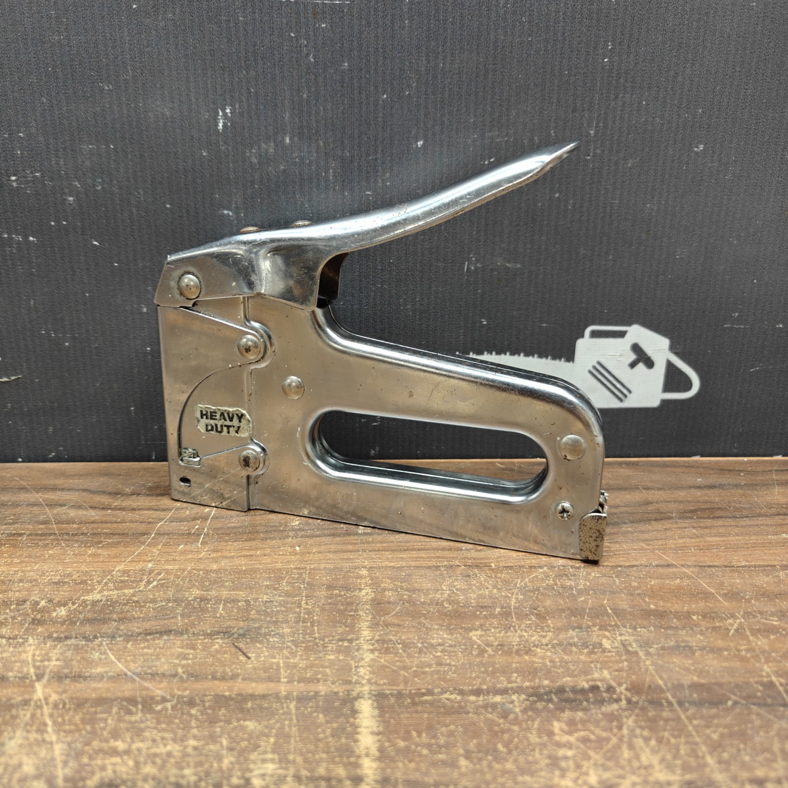 Arrow T50 Heavy Duty Staple Gun for upholstery and professional project FREE P&P