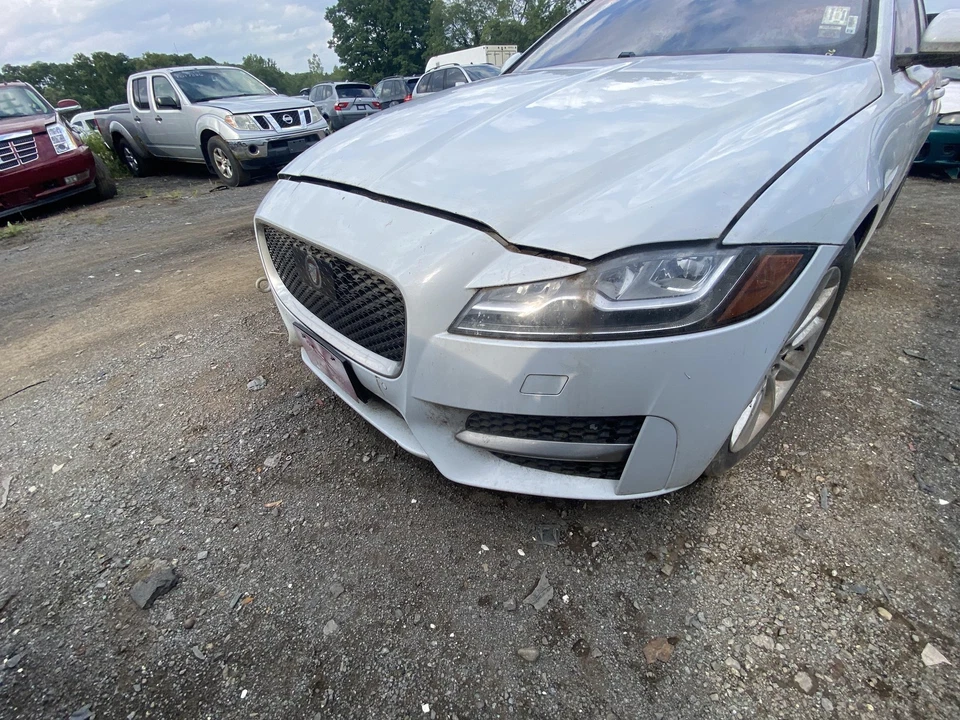 (SOLO RECOGIDA LOCAL) 16 17 18 19 20 JAGUAR XF Conjunto de parachoques delantero. Foto 3 de 3