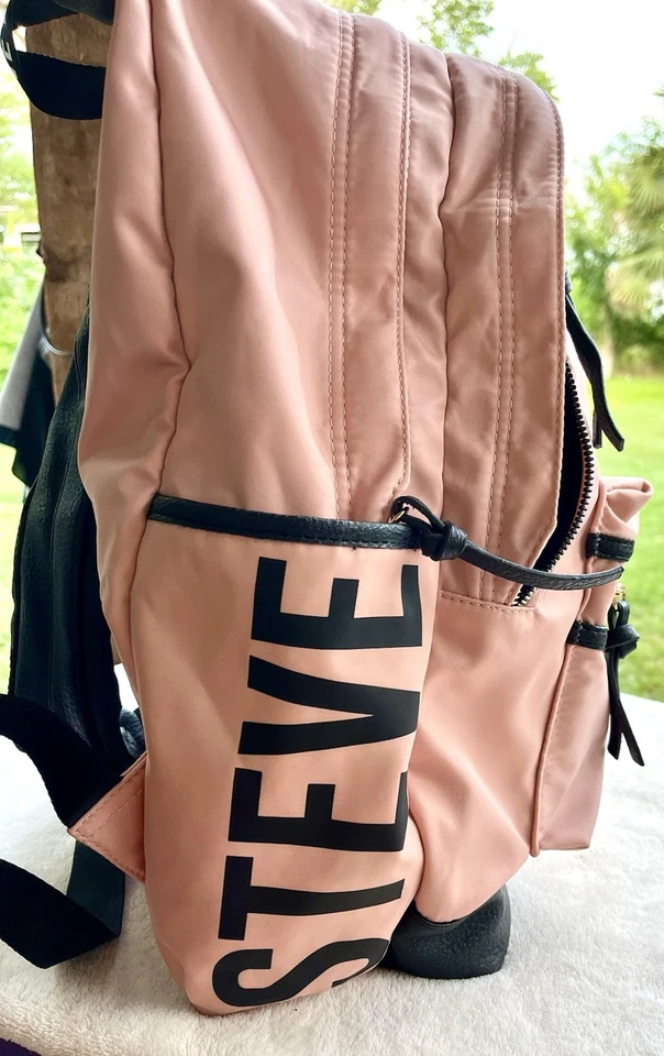 BOLSO MOCHILA STEVE MADDEN ROSA NYLON, ACENTO NEGRO Foto 3 de 4