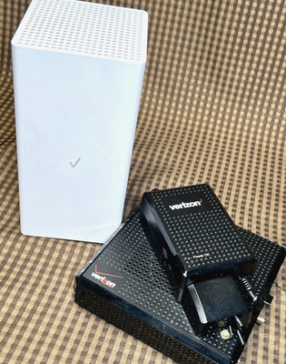 Lot of Verizon Fios Modem Power Supply Router CR1000B Computer Network Internet