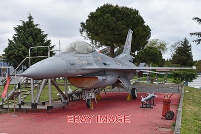 FOTO FLUGZEUG (2) GENERAL DYNAMICS F-16C BLOCK 40 89-0032 C/N 4R-050 EINGEBAUT