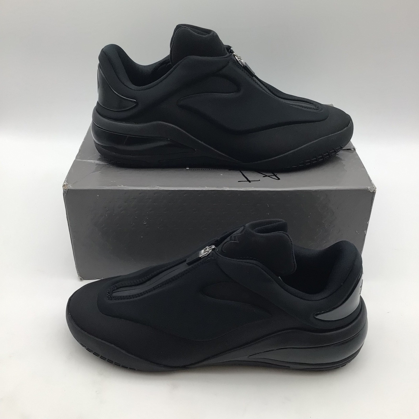 A18977c Mens Size 9 New
