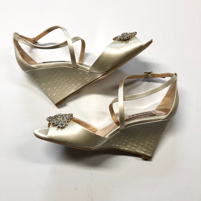 badgley mischka hannah embellished ankle strap sandal