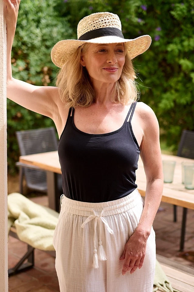 Colete Camisa Mastectomia Top Bolso Copos AMOENA Valletta Tamanho 20 Preto - Imagem 2 de 4