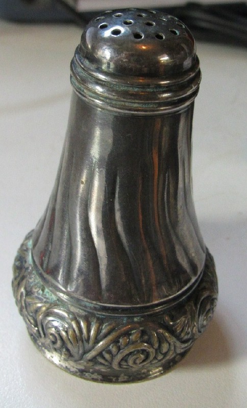Wm Wallace & Sons silver salt shaker