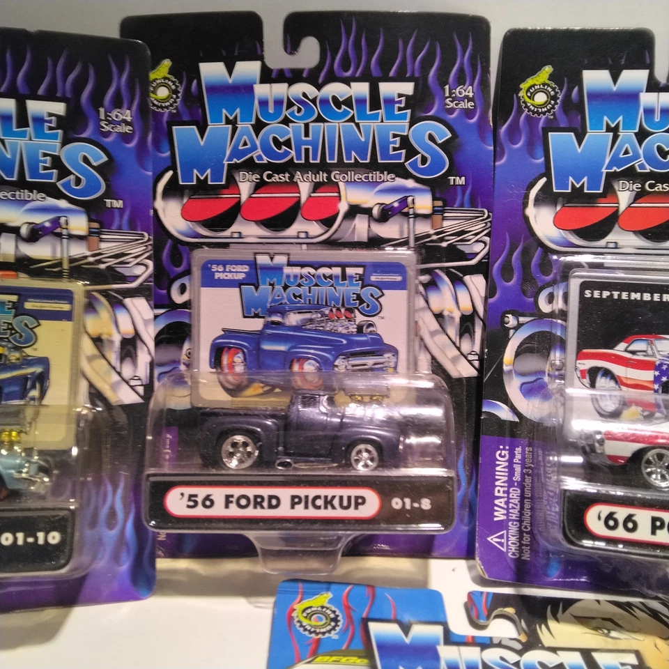 Lote de 4 autos diecast Muscle Machines 1/64 Mustang, Ford, Pontiac, Corvette Foto 3 de 4