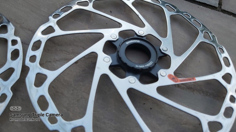 Shimano RT64 Disc Brake Rotor - Centerlock - 220mm - SMRT64LL
