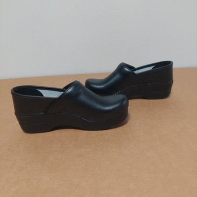 Dansko Professional Clogs Womens  Black Leather Slip On Shoes SIZE 6.5 EU 37