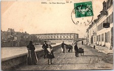 60 CREIL - Blick auf Bahnsteige und Metallbr�...