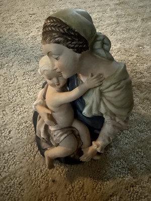 Vimtage Lefton Madanna And Child Hand Painted Made Of Porcelain Or Bisque
