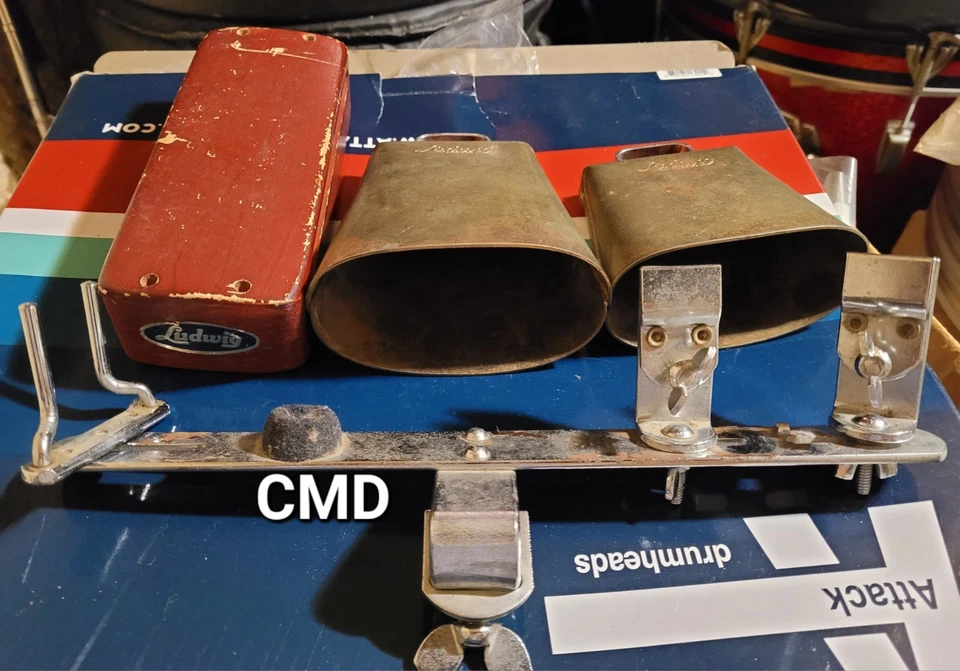 COOL VINTAGE 1960S LUDWIG GOLD TONE 4" & 5" COWBELLS & 7" WOODBLOCK AND HOLDER - Image 2 of 4