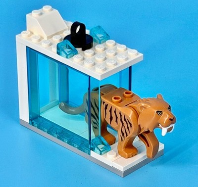 LEGO Sabre Saber Tooth Tiger Minifigure City 60193 Arctic Transport Cage Ice