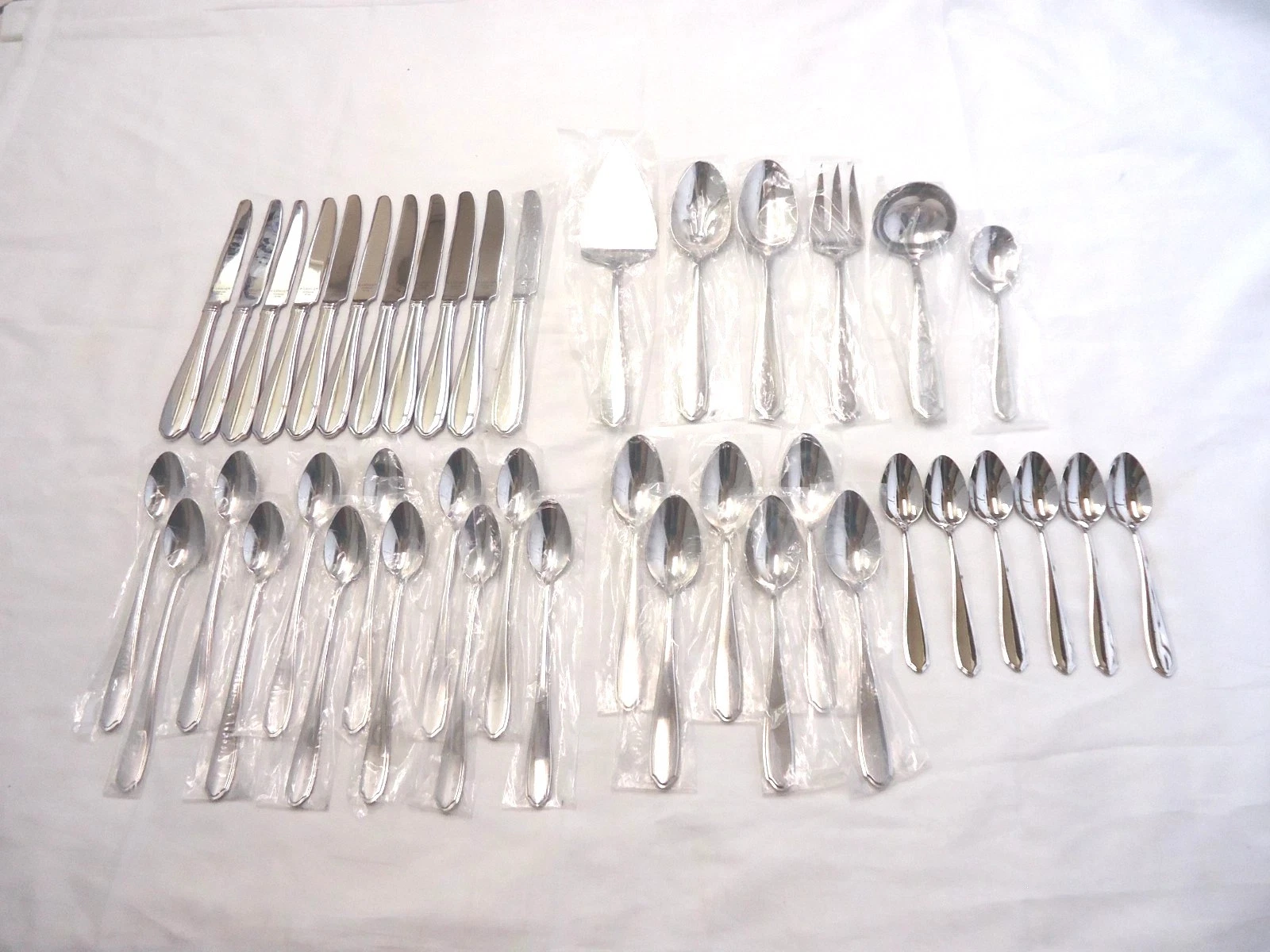 LENOX CARMICHAEL STAINLESS FLATWARE 41-PIECES