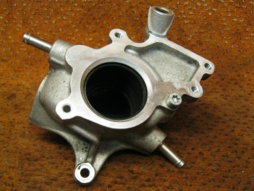 057131224H Zwischenflansch AGR Ventil rechts 4,2 TDI Audi Q7 4L A8 4H Original