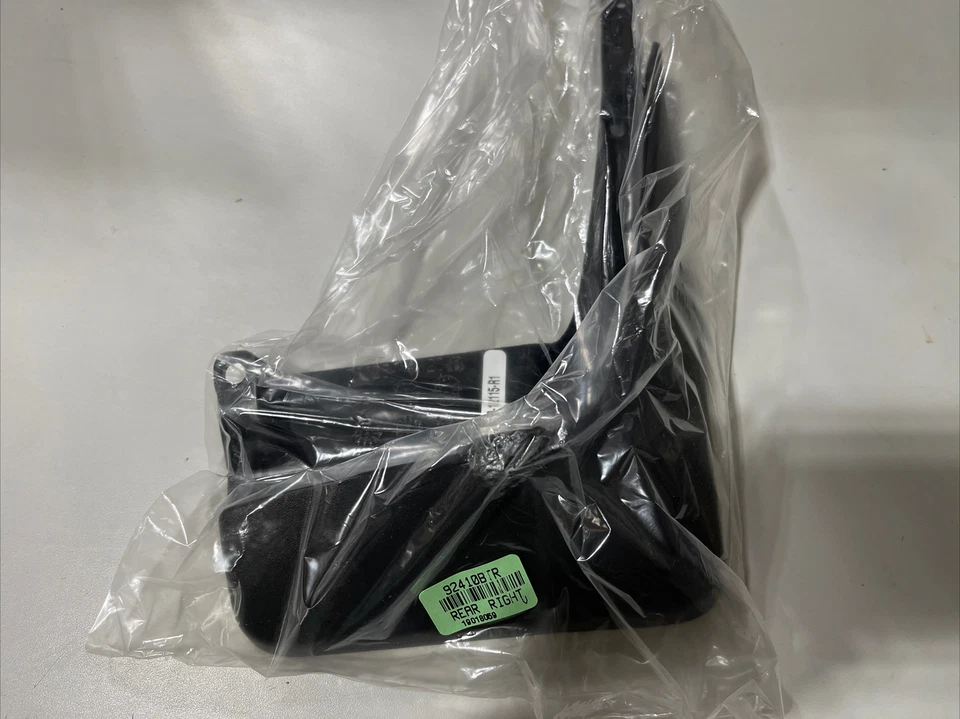 Guardabarros traseros originales de 2 piezas para Toyota Corolla 2014-19 nuevos OEM PU06012115R1 Foto 4 de 4