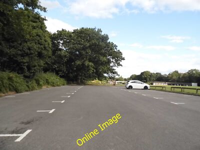 Foto 6x4 Parkplatz von Ottershaw Recreation Ground c2014