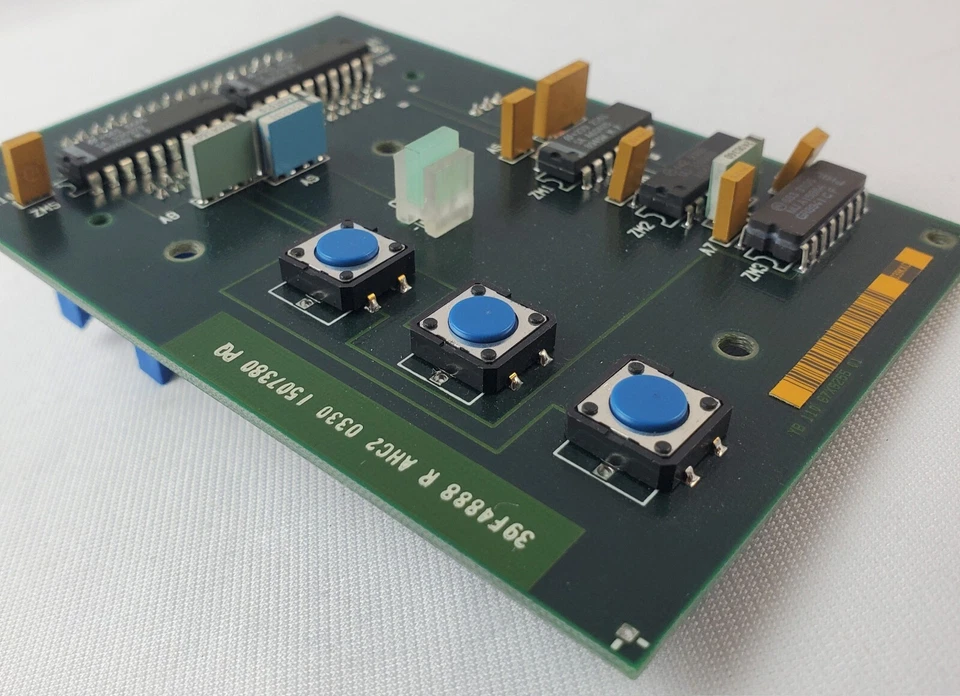 IBM 220-67X9255-01 39F4888 Circuit Board - Image 3 of 3