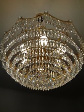 Coppia di lampadari in stile , di cristallo.