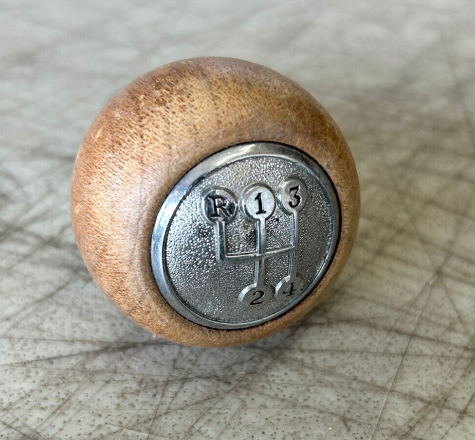 Universal Wooden 4-Speed Shift Knob W/Chrome Stem Reverse up Left