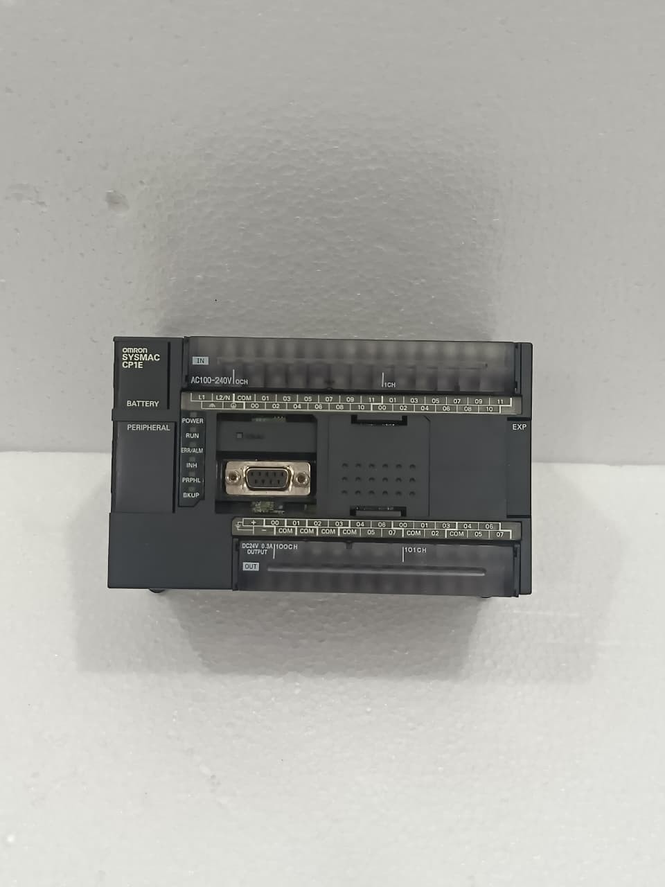OMRON CP1E-N40DR-A PROGRAMMABLE CONTROLLER