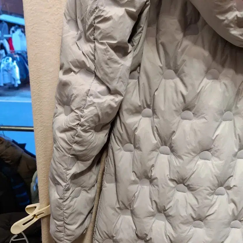 Lightweight Gray Hooded Long Padding Jacket - Win… - image 9