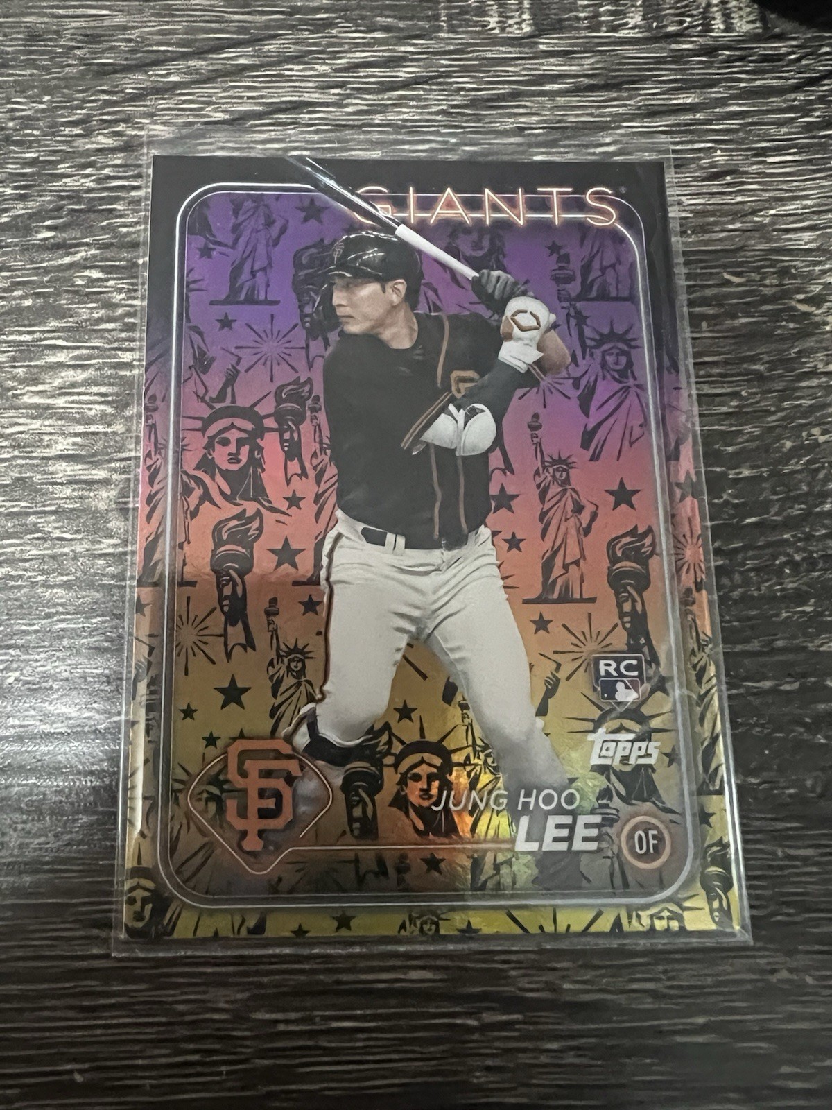 2024 Topps Series 2 JUNG-HOO LEE RC Statue Of Liberty Parallel SP Giants #691