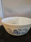 Vintage PYREX “Homestead” 403 Mixing Bowl Beige/Blue 2 1/2 qt USA