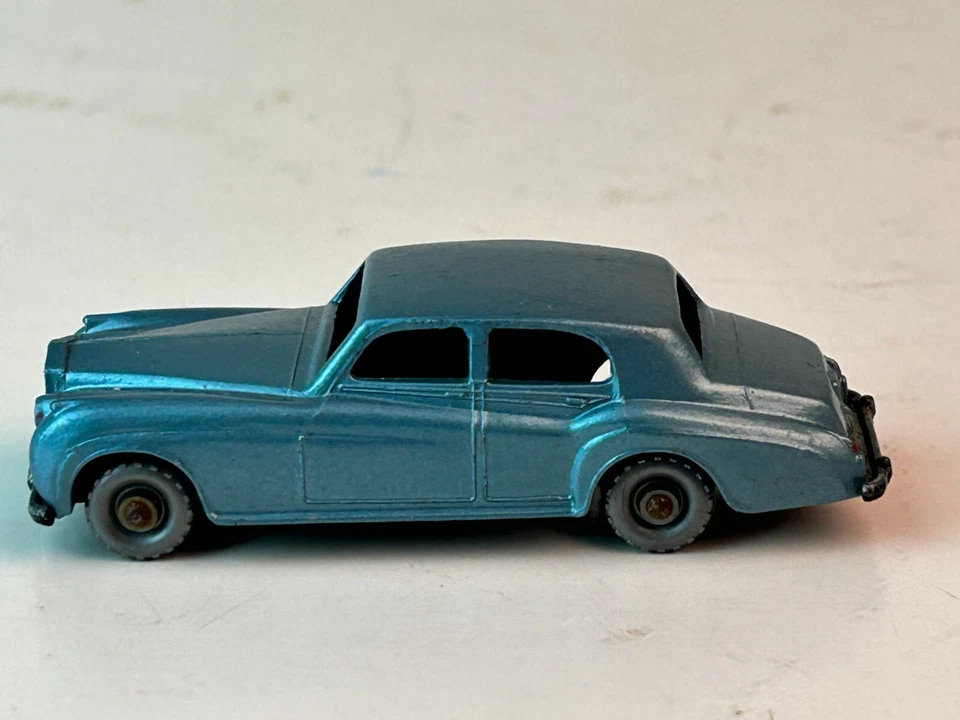 Matchbox Gray Wheel No. 44 Rolls Royce Silver Cloud, Silver Plastic Wheels - Image 3 of 4