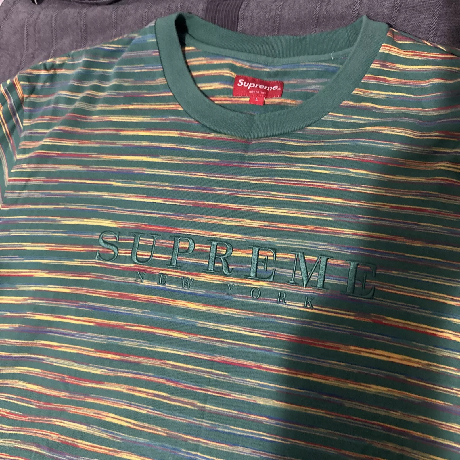 Tee shirt statique suprême