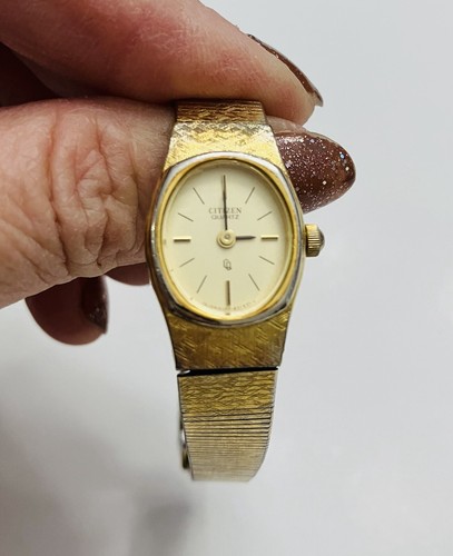 Citizens Watch Ladies Slim Gold Tone Japan Quartz Timepiece 4-833023 YO, 0081708