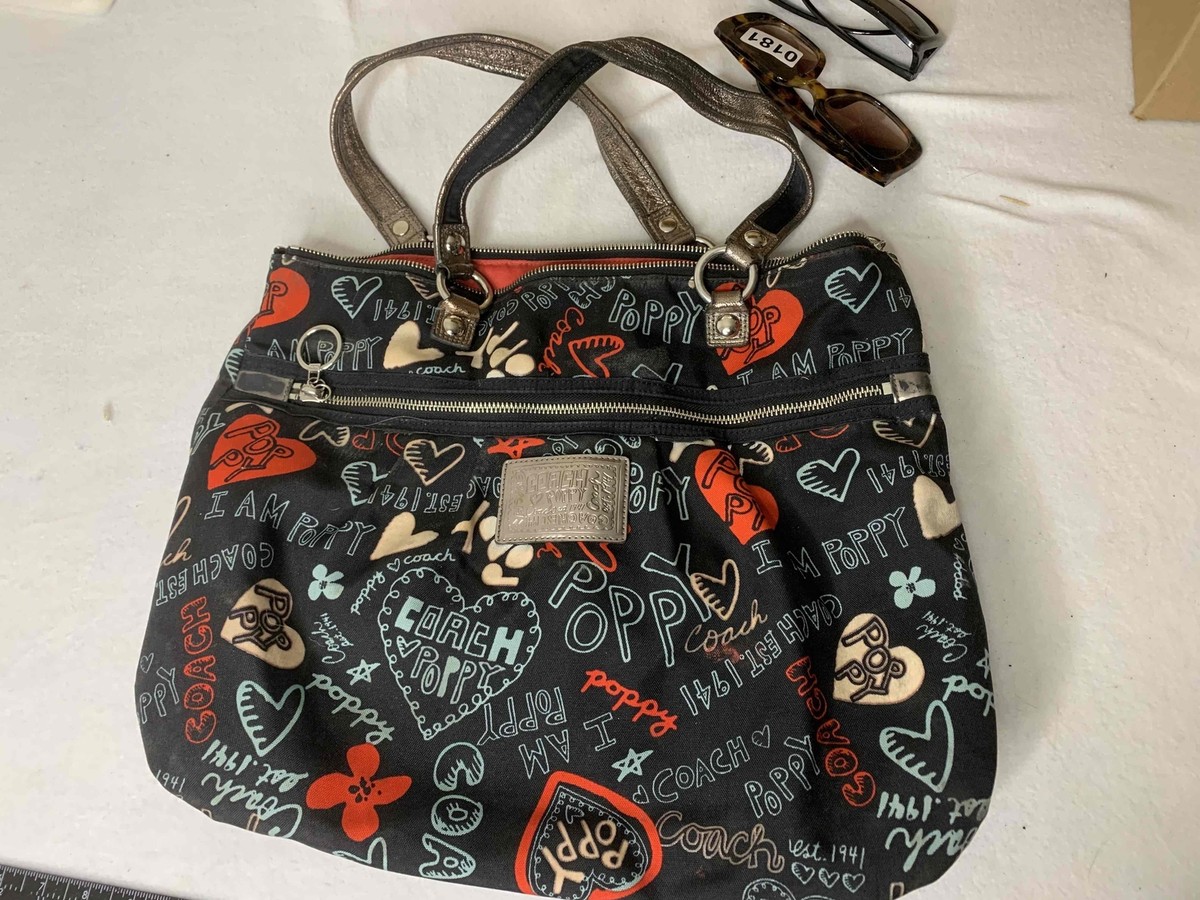 COACH Poppy シルバー長財布 Coach Poppy Metallic Silver Graffiti Hearts Large Glam Tote