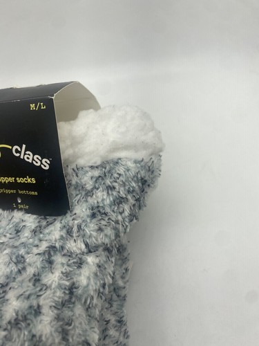 Art Class - Gray Girls Faux Fur Lined Slipper Socks Gripper Bottom - Size M/L - Picture 5 of 6