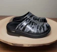 Oofos Women's 10 Men's 8 Oocloog LTD Edition Camo Clog Comfort Slip On Shoe