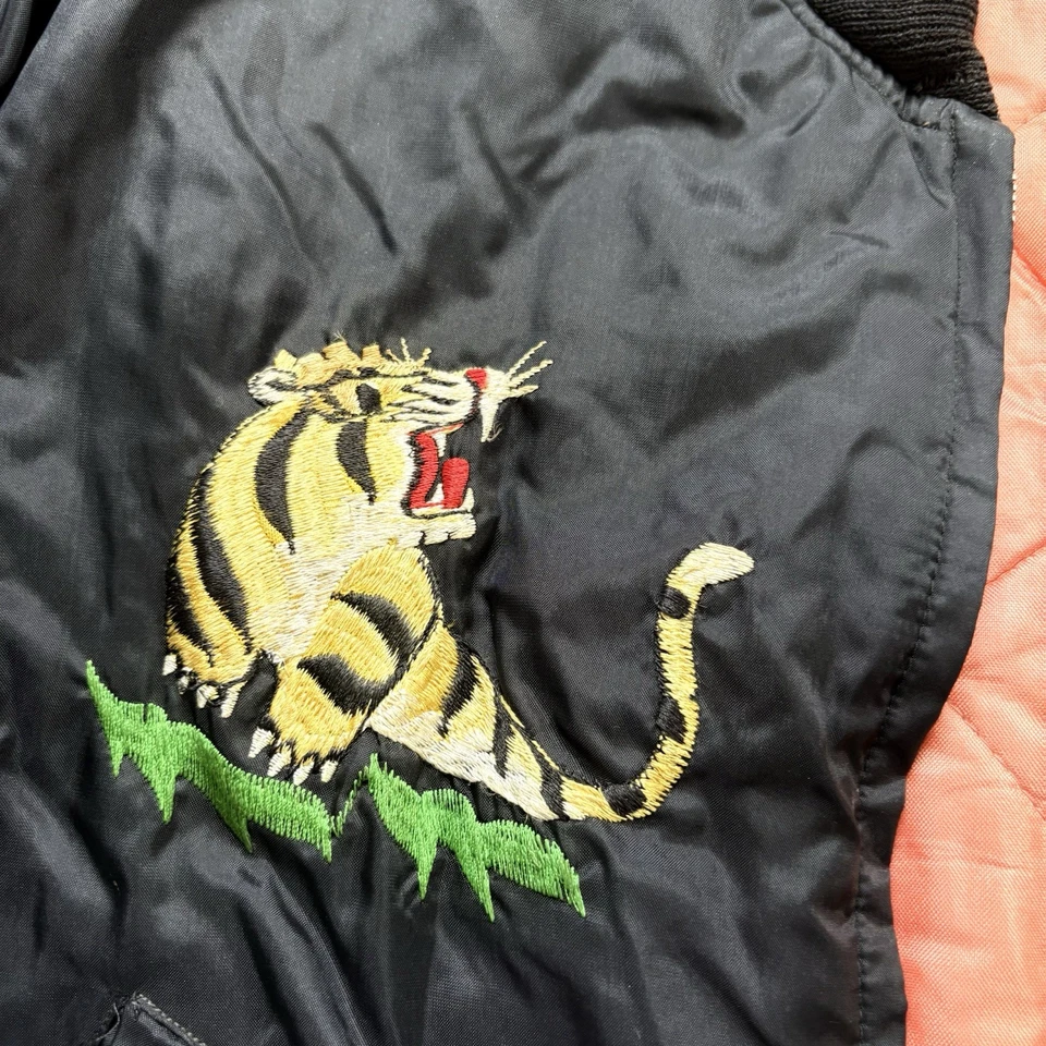 复古 20 世纪 60 年代/70 年代朝鲜战争尼龙手工缝制纪念品轰炸机夹克 — 第 3/4 张图片