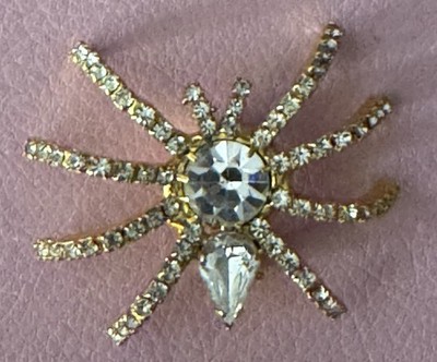 Marcia Steansky Petit Point ブローチ s-l400.jpg