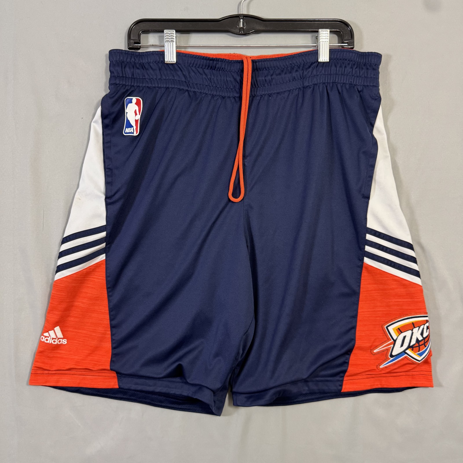 Oklahoma City Thunder Shorts Mens Medium Blue Orange NBA Basketball Adidas Logo