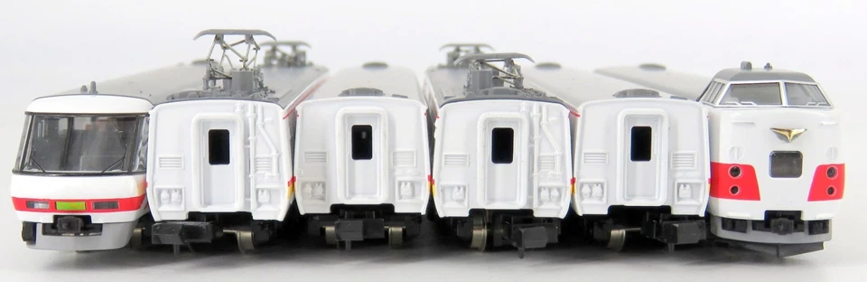 N-Scale TOMIX 92622 JR 381 Series Super Kuroshio 6-Car Set Powered Train - Image 3 of 4
