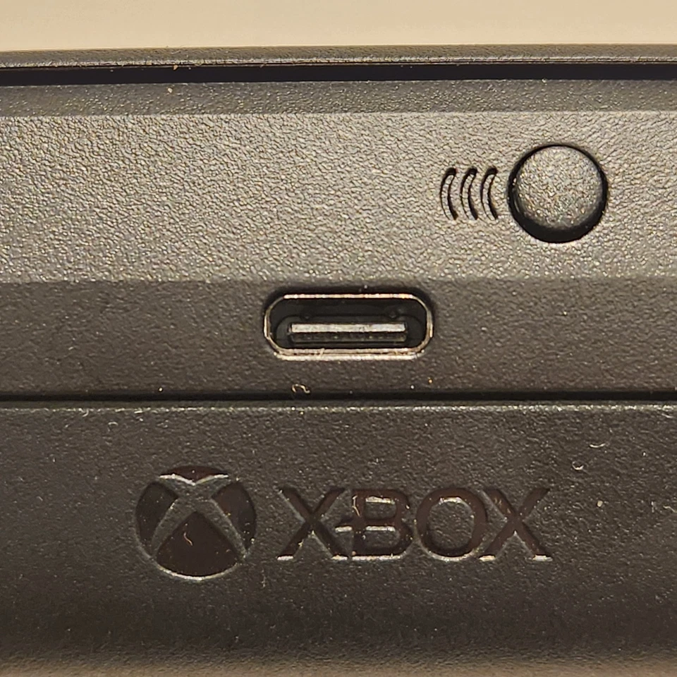 Xbox Series X|S Black Wireless Controller - Official Microsoft - Pre-Owned Good - Image 4 of 4