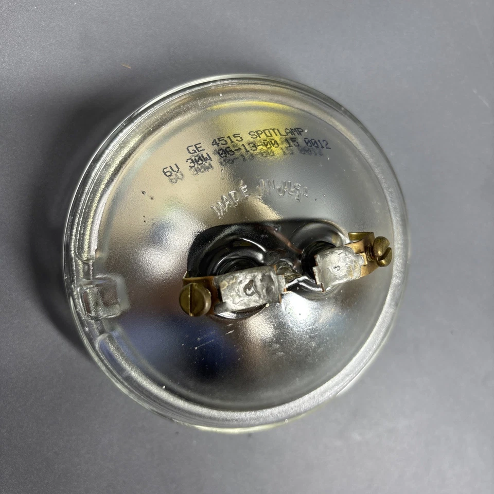 4515 - GE All Glass Sealed Beam Lamp, 30W, 6V, PAR 36 - Image 3 of 4