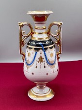 Amphore aus Porzellan handbemalt und vergoldet Historismus antik um 1880
