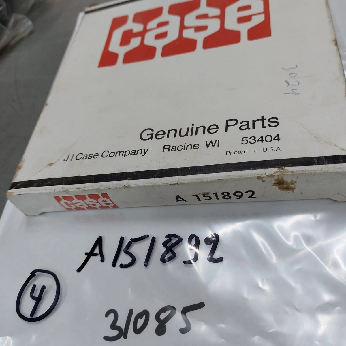 NOS TRACTOR PARTS PISTON RING KIT 84288242 A151892 fit CASE IH W11 