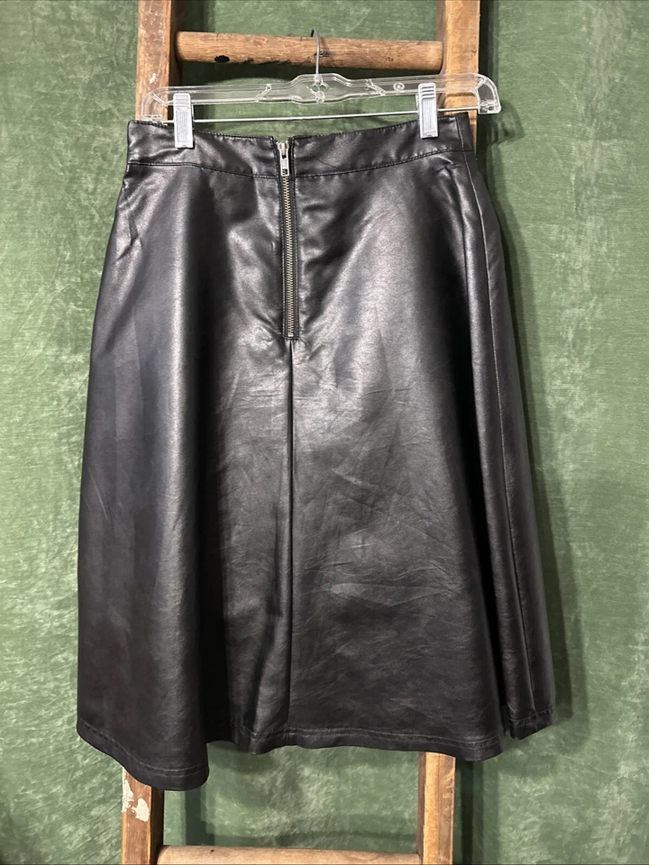 Falda halógena de cuero línea A negra midi 2 nueva con etiquetas Foto 3 de 4