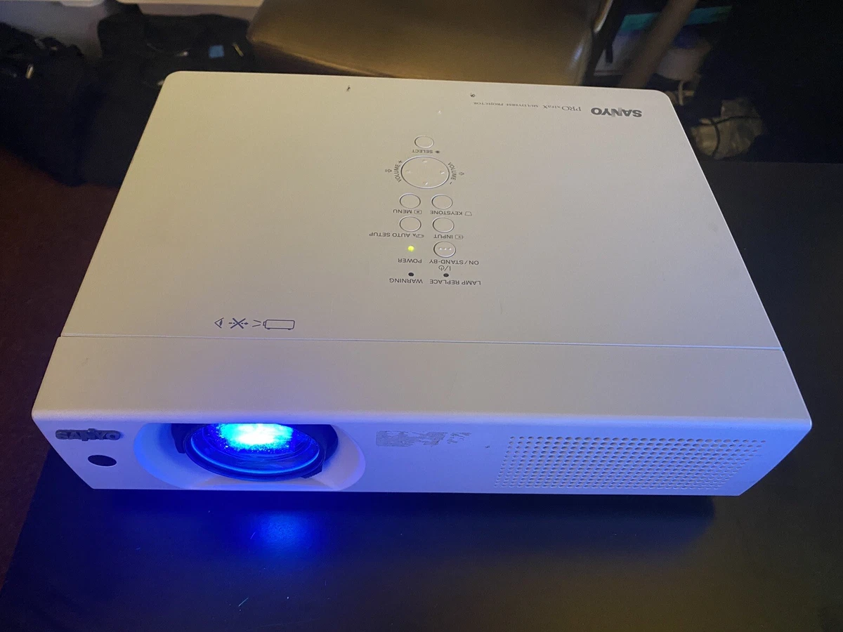 ขายโปรเจคเตอร์ Sanyo PLCXU106