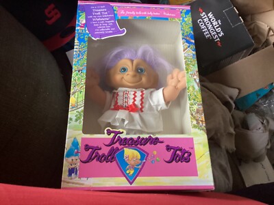 Vintage 1991 Treasure Troll Tots/Pink Hair Doll, Pink Bellybutton Wishstone 