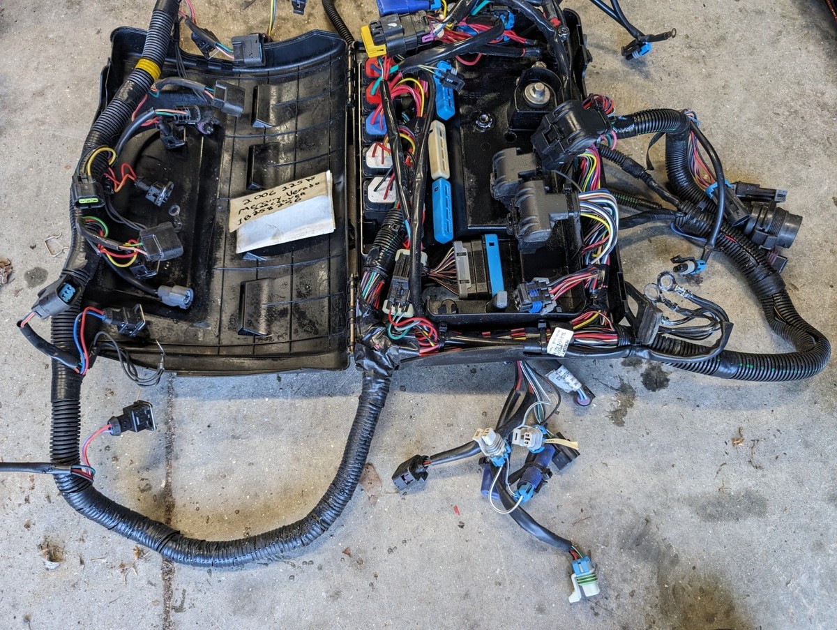 2006 225 HP Mercury Verado Wiring Harness 84-8M0082643 Relays Box