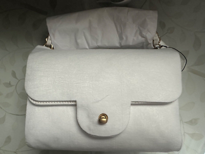 CHANEL ホワイト ミニバッグ Chanel 25 mini handbag, Grained calfskin & gold-tone metal, white